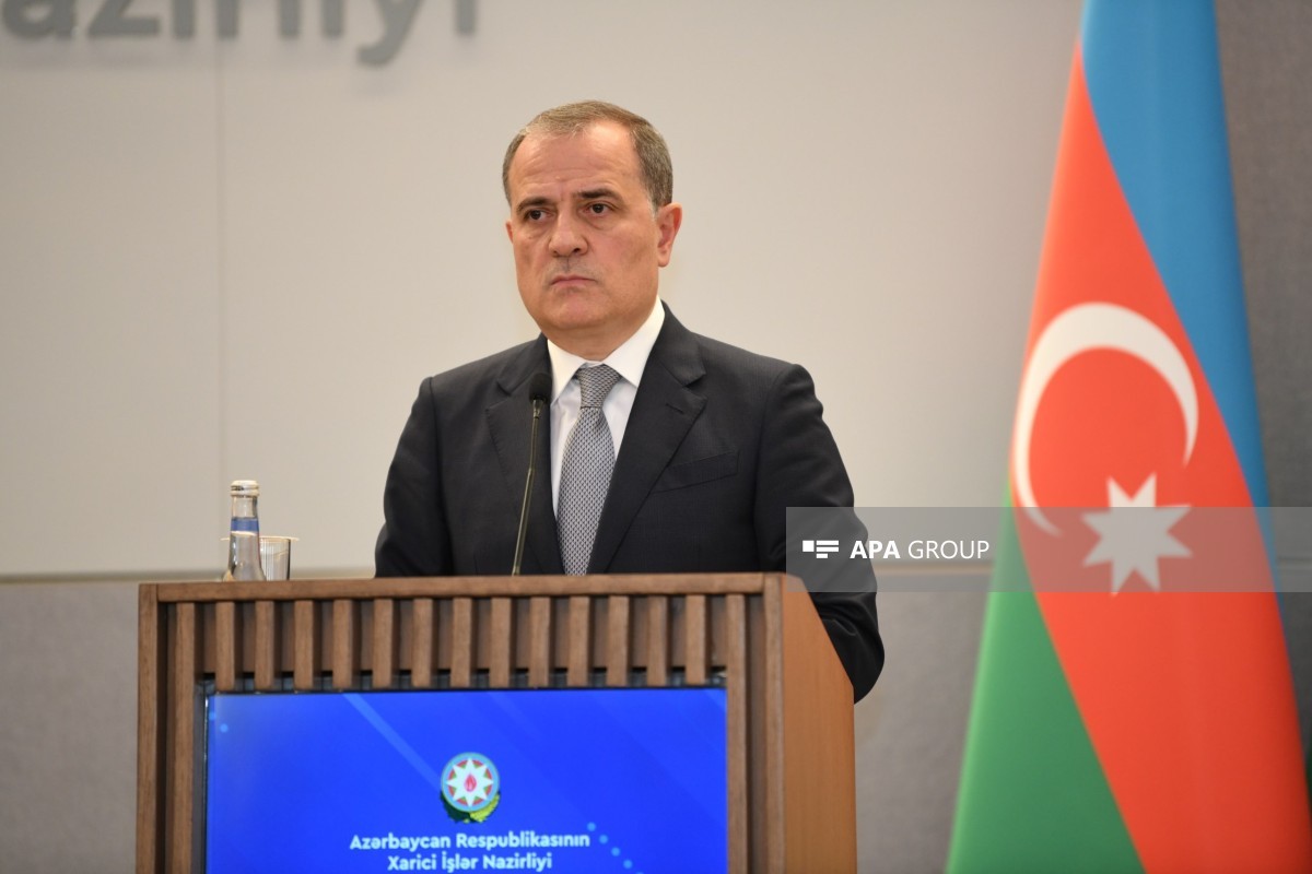 Ceyhun Bayramov və Hakan Fidan sülh gündəliyini müzakirə edib