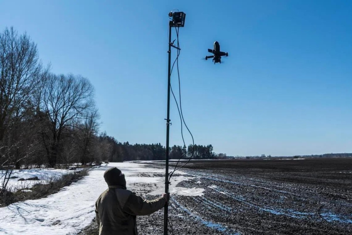 Reuters: Ukrayna Rusiyanın reaktiv PUA-larına qarşı yeni tutucu dronların sınağında uğursuz olub