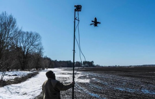 Reuters: Ukrayna Rusiyanın reaktiv PUA-larına qarşı yeni tutucu dronların sınağında uğursuz olub