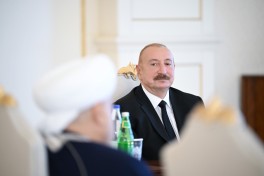 Prezident İlham Əliyev Bakıda keçirilən beynəlxalq konfransların iştirakçılarını qəbul edib
