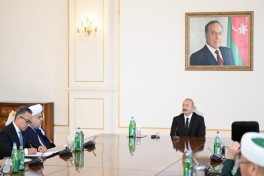Prezident İlham Əliyev Bakıda keçirilən beynəlxalq konfransların iştirakçılarını qəbul edib