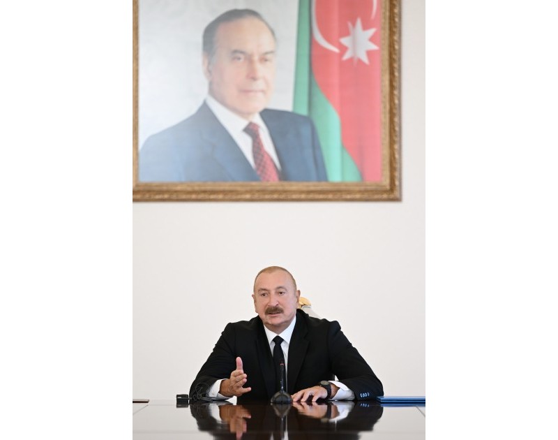 Prezident İlham Əliyev Bakıda keçirilən beynəlxalq konfransların iştirakçılarını qəbul edib