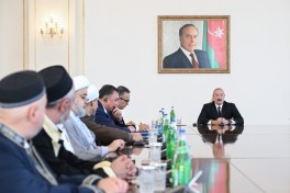 Prezident İlham Əliyev Bakıda keçirilən beynəlxalq konfransların iştirakçılarını qəbul edib