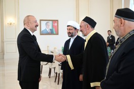 Prezident İlham Əliyev Bakıda keçirilən beynəlxalq konfransların iştirakçılarını qəbul edib