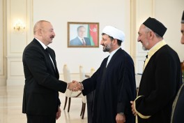Prezident İlham Əliyev Bakıda keçirilən beynəlxalq konfransların iştirakçılarını qəbul edib