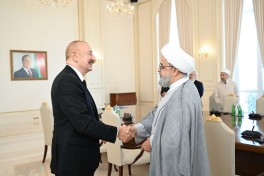 Prezident İlham Əliyev Bakıda keçirilən beynəlxalq konfransların iştirakçılarını qəbul edib