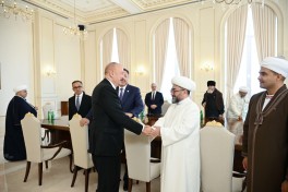 Prezident İlham Əliyev Bakıda keçirilən beynəlxalq konfransların iştirakçılarını qəbul edib