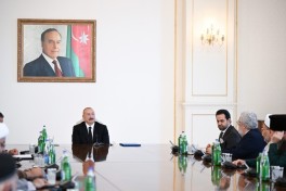 Prezident İlham Əliyev Bakıda keçirilən beynəlxalq konfransların iştirakçılarını qəbul edib