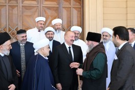 Prezident İlham Əliyev Bakıda keçirilən beynəlxalq konfransların iştirakçılarını qəbul edib