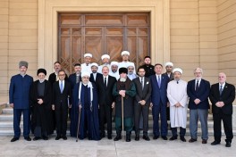 Prezident İlham Əliyev Bakıda keçirilən beynəlxalq konfransların iştirakçılarını qəbul edib