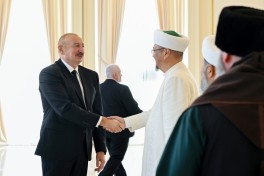 Prezident İlham Əliyev Bakıda keçirilən beynəlxalq konfransların iştirakçılarını qəbul edib
