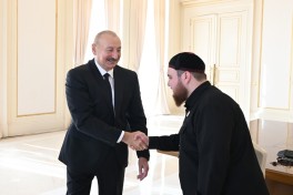 Prezident İlham Əliyev Bakıda keçirilən beynəlxalq konfransların iştirakçılarını qəbul edib