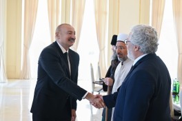 Prezident İlham Əliyev Bakıda keçirilən beynəlxalq konfransların iştirakçılarını qəbul edib