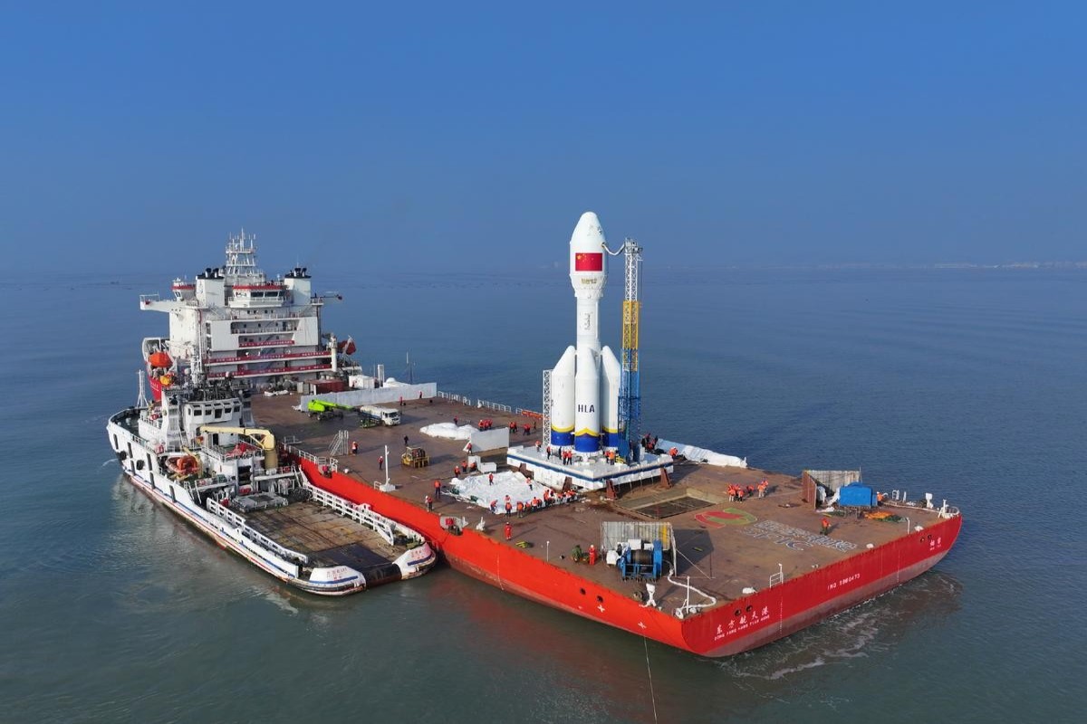 Çinin “OrienSpace” şirkəti dəniz platformasından 9 peyk orbitə çıxarıb