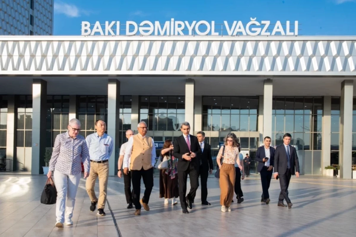 AİB-nin Direktorlar Şurasının üzvləri Azərbaycana səfəri çərçivəsində ADY-də olublar