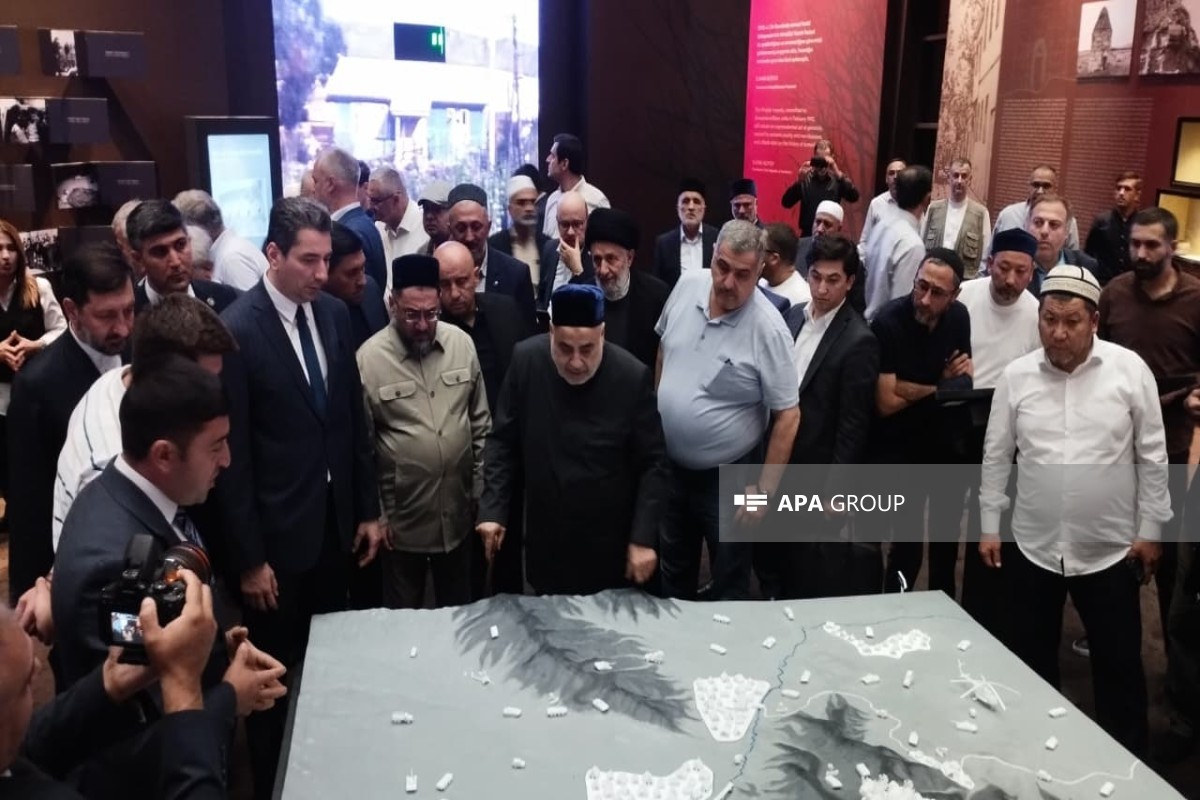 Seyid Yəhya Bakuvi ilə bağlı konfransın iştirakçıları Xocalı Memorial Kompleksini ziyarət ediblər - FOTO 