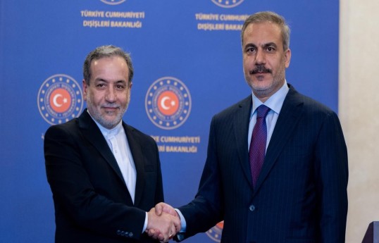 İran XİN rəhbəri Abbas Əraqçi və Türkiyə XİN rəhbəri Hakan Fidan