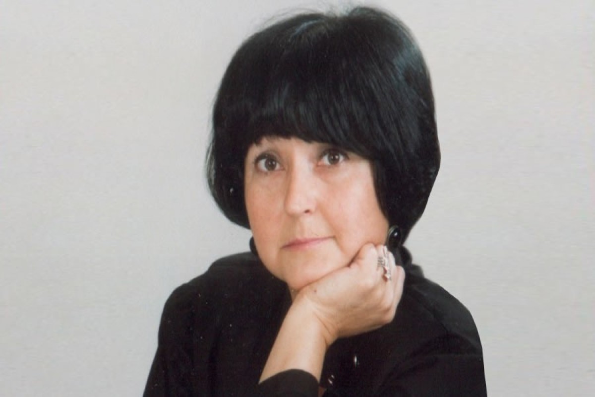 Şair Alla Axundova