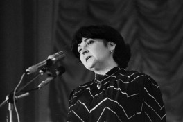 “Şərikli çörək” filminin ssenaristi, şair Alla Axundova vəfat edib
