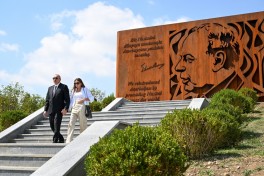 Prezident İlham Əliyev Şamaxıda “Nəsimi Bağları” kompleksi ilə tanış olub - YENİLƏNİB  - FOTO 