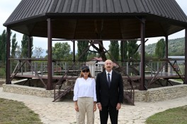 Prezident Şamaxıda Pir Ömər Sultan ziyarətgahında aparılan konservasiya işləri ilə tanış olub - YENİLƏNİB  - FOTO 
