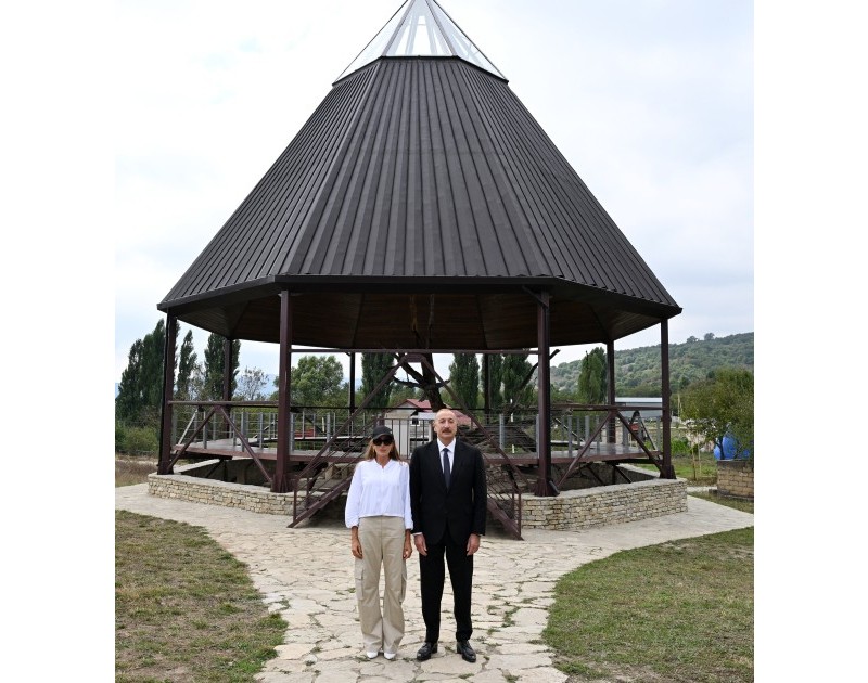 Prezident Şamaxıda Pir Ömər Sultan ziyarətgahında aparılan konservasiya işləri ilə tanış olub - YENİLƏNİB  - FOTO 