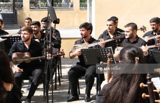XVIII Beynəlxalq Musiqi Festivalı çərçivəsində açıq havada konsert proqramı nümayiş olunub - FOTO 