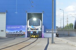 ADY lokomotiv parkını yeniləyir: Çindən yeni lokomotivlər Bakıya gətirilib - FOTO 
