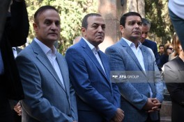 Milli Musiqi Günü münasibətilə I Fəxri xiyabanda Üzeyir Hacıbəylinin məzarı ziyarət edilib - FOTO