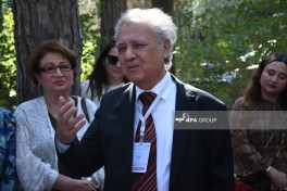 Milli Musiqi Günü münasibətilə I Fəxri xiyabanda Üzeyir Hacıbəylinin məzarı ziyarət edilib - FOTO 