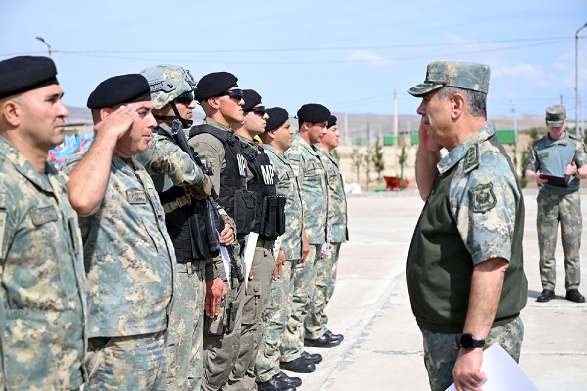 Zakir Həsənov hərbi polis idarəsinin ön əməliyyat bazasında olub - <span class="red_color">VİDEO