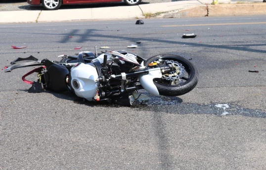 Göyçayda moped və motosiklet toqquşub, 2 nəfər xəsarət alıb