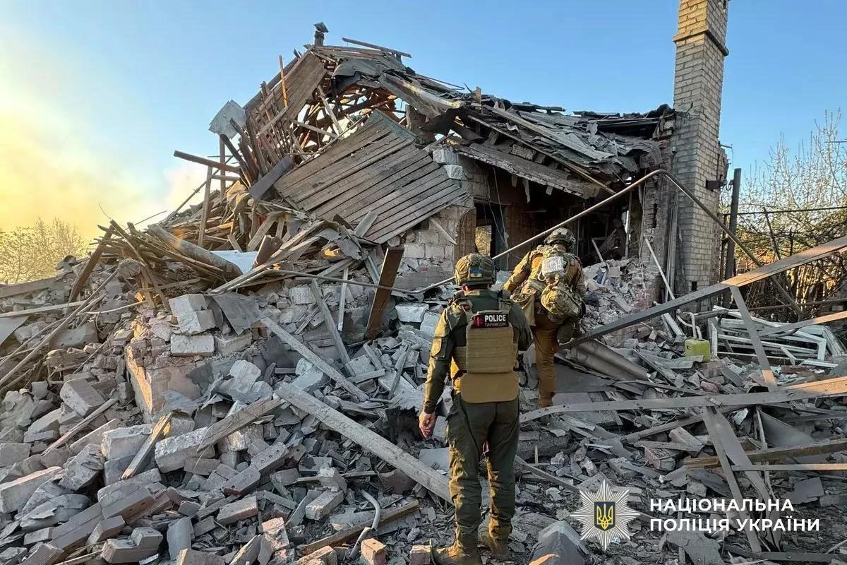 Russia bombs Aleksandrovka settlement of Donetsk, killing 4