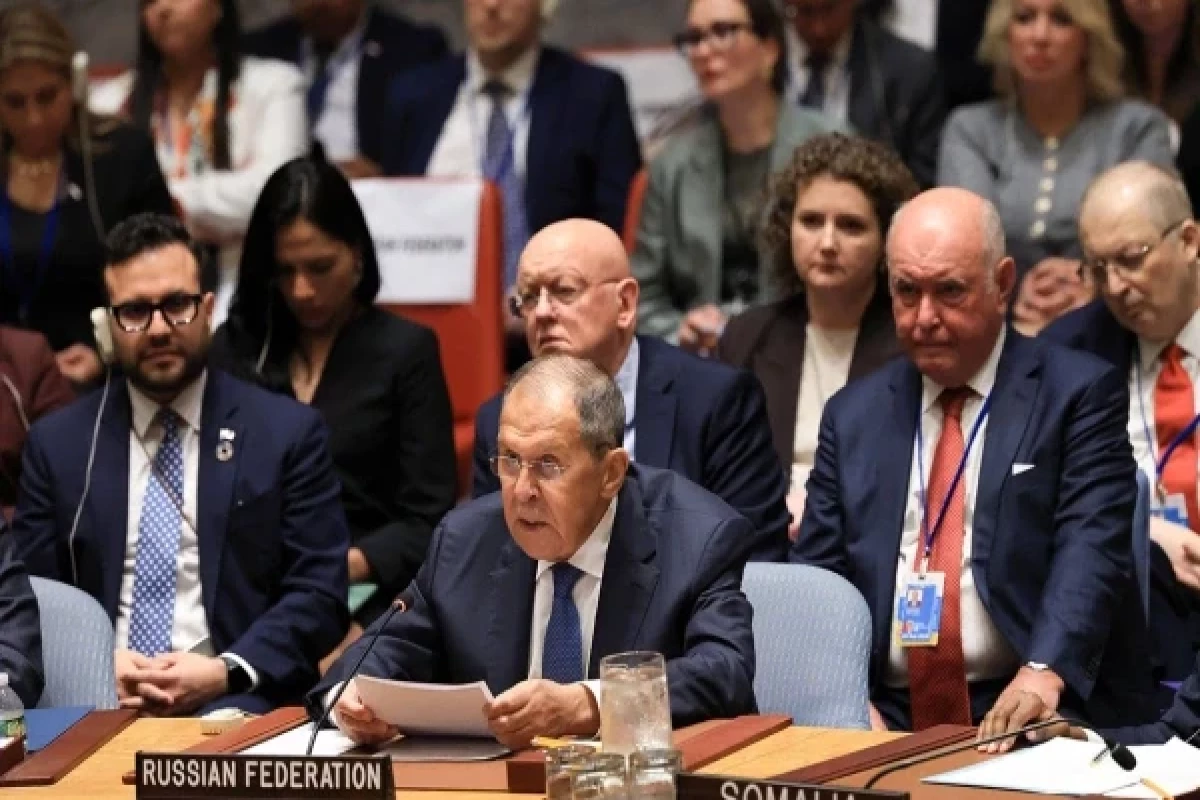 Lavrov: Rusiya danışıqların aparılması üçün hərbi əməliyyatları dayandırmayacaq