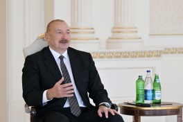 Prezident İlham Əliyev İsveçin Azərbaycana yeni təyin olunmuş səfirini qəbul edib