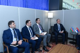 Ceyhun Bayramov Serbiyanın xarici işlər naziri ilə görüşüb