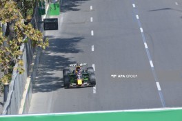 Bakıda Formula 1 üzrə Azərbaycan Qran-Prisində sərbəst yürüşə start verilib - FOTO 