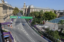 Bakıda Formula 1 üzrə Azərbaycan Qran-Prisində sərbəst yürüşə start verilib - FOTO 