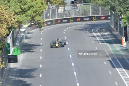 Bakıda Formula 1 üzrə Azərbaycan Qran-Prisində sərbəst yürüşə start verilib - FOTO 