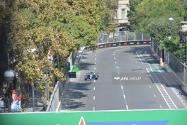 Bakıda Formula 1 üzrə Azərbaycan Qran-Prisində sərbəst yürüşə start verilib - FOTO 