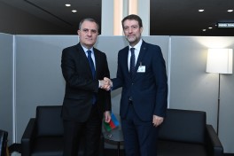 Ceyhun Bayramov Albaniyanın xarici işlər naziri ilə görüşüb