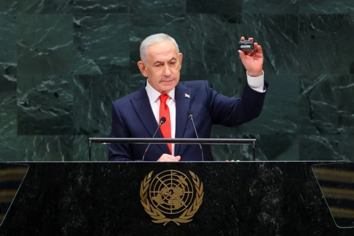 Netanyahu displays pager at UN, recalls Hezbollah operation