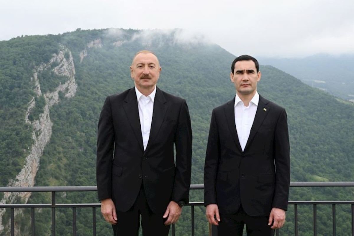 Prezident İlham Əliyev və Türkmənistanın Prezidenti Sərdar Berdiməhəmmədov