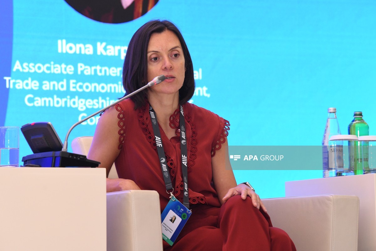 “Standard Chartered Bank”ın Development & Agency Finance üzrə icraçı direktoru Desislava Radeva