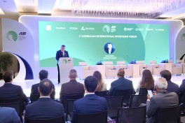 Beynəlxalq İnvestisiya Forumunda Azərbaycanın regional dəyər zəncirlərinə inteqrasiyasındakı rolu müzakirə olunub