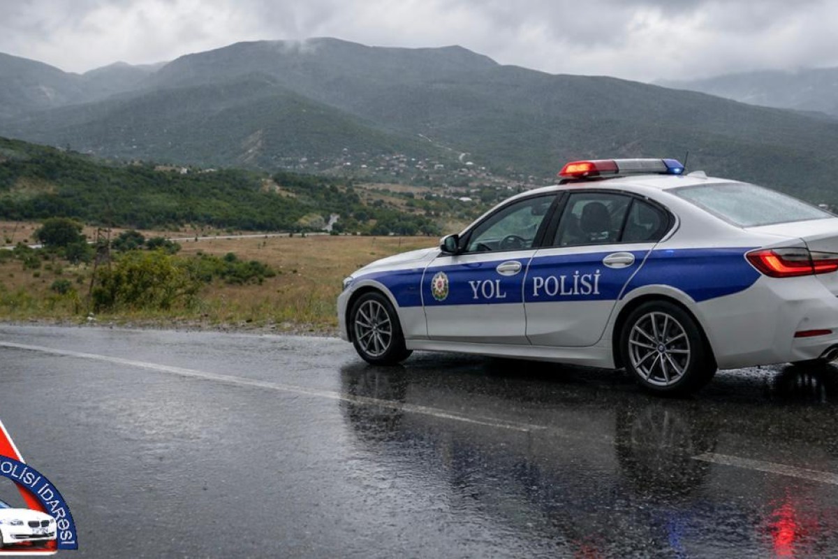 Qubada iki avtomobil toqquşub