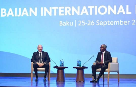 Prezident İlham Əliyev II Azərbaycan Beynəlxalq İnvestisiya Forumu çərçivəsində keçirilən tədbirdə iştirak edib - VİDEO  - YENİLƏNİB 