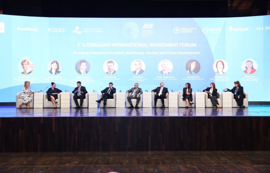 “Yeni investisiya istiqamətləri: daşınmaz əmlak, turizm və şəhər inkişafı” mövzusunda panel sessiya keçirilib