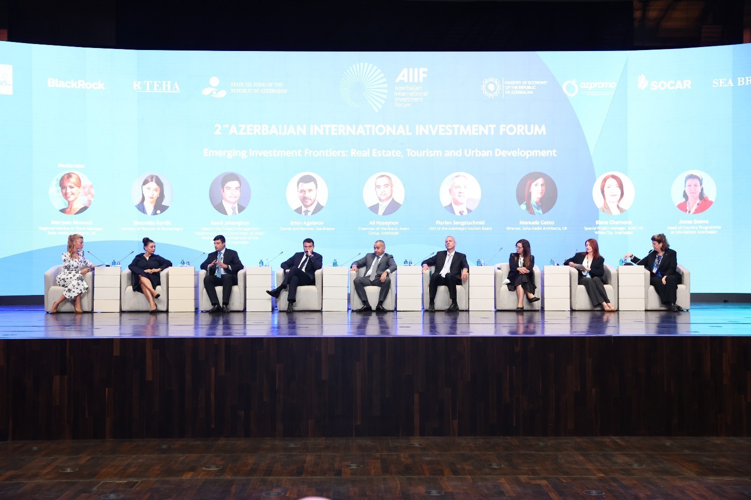 “Yeni investisiya istiqamətləri: daşınmaz əmlak, turizm və şəhər inkişafı” mövzusunda panel sessiya keçirilib