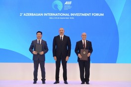 İkinci Azərbaycan Beynəlxalq İnvestisiya Forumu çərçivəsində imzalanmış sənədlər mübadilə edilib